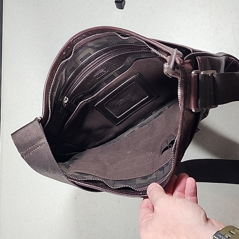 Fossil Leather Messenger Computer Crossover Bag - image 6